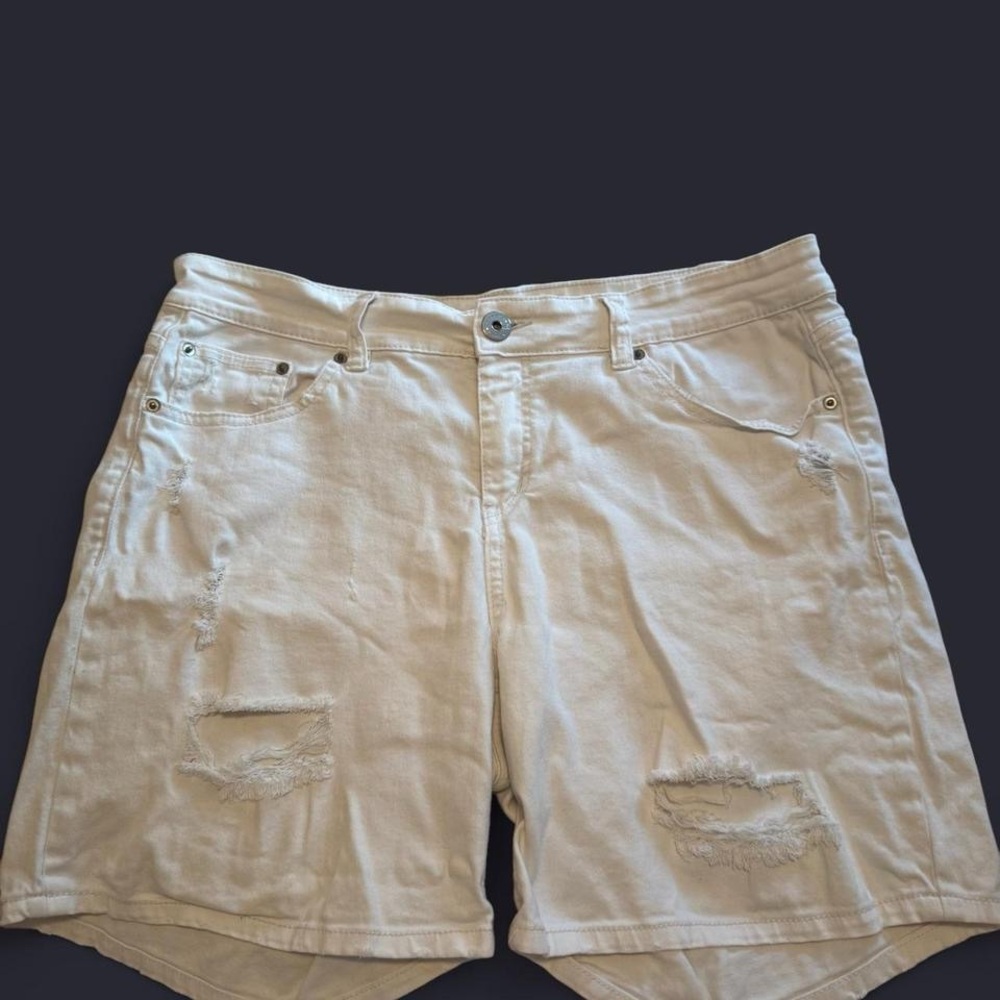 Women’s size 14 brand Supplies… Cream Distressed Shorts